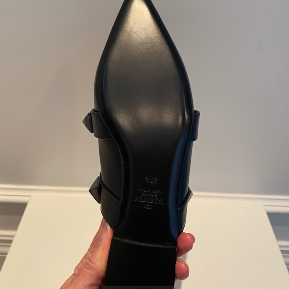 Brand new VALENTINO GARAVANI Roman Stud Leather Ankle-Strap Ballet Flats - Picture 9 of 13